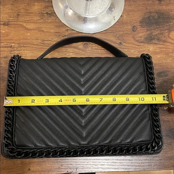 Aldo Elegant Black Quilted Crossbody Bag - Picture 12 of 14